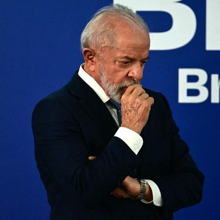 Lula recebeu ministros para discutir a reação brasileira a sobretaxa dos Estados Unidos Lula recebeu ministros para discutir a reação brasileira a sobretaxa dos Estados Unidos