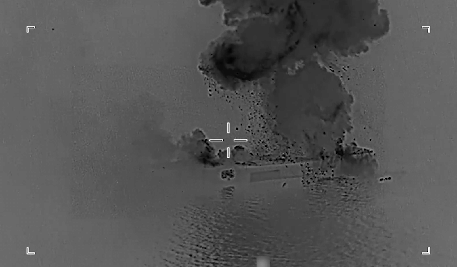 EUA atacaram navio porta-drones  - undefined