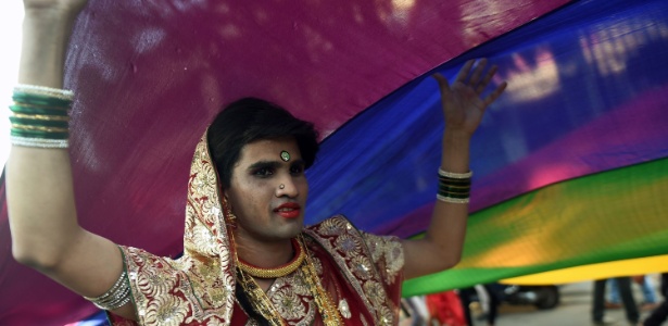 Simpatizante participa de parada gay em Mumbai, na Índia - Punit Paranjpe/AFP