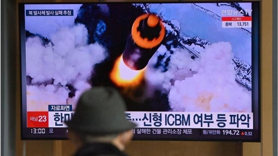 Em 16 de março, a Coreia do Norte disparou um míssil, que os EUA disseram ser um teste para partes de um sistema ICBM - GETTY IMAGES