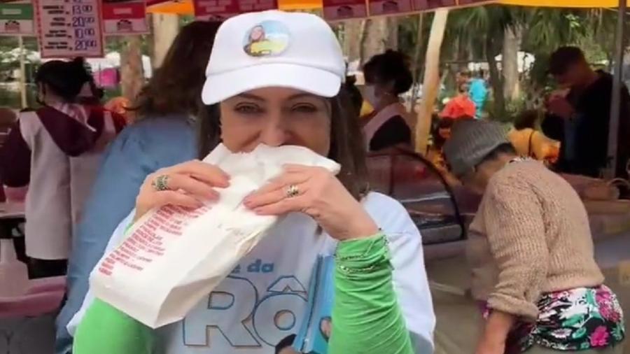 Rosangela Moro aparece em vídeo comendo pastel enquanto mulher vasculha lixo - Reprodução/Twitter