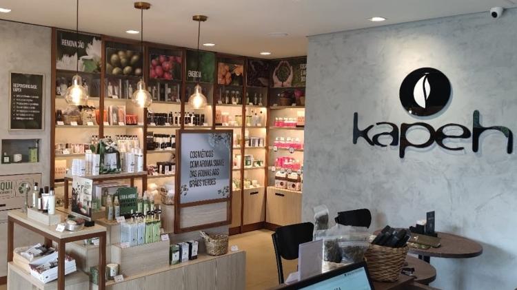 A Kapeh Cosméticos e Cafés Especiais tem cafeteria e loja de cosméticos no mesmo espaço