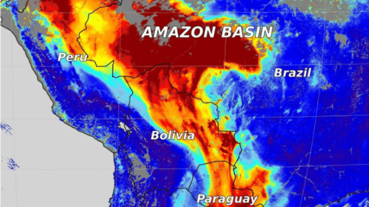 Imagem de satélite gerada pela NOAA ilustra a densidade de aerossóis, verificados quando há muita fumaça. A tonalidade mais escura indica maior concentração desses aerossóis