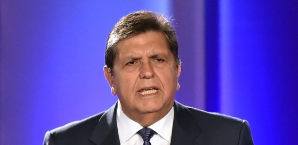 5.abr.2016 - O ex-presidente do Peru Alan García - Cris Bouroncle/AFP Photo