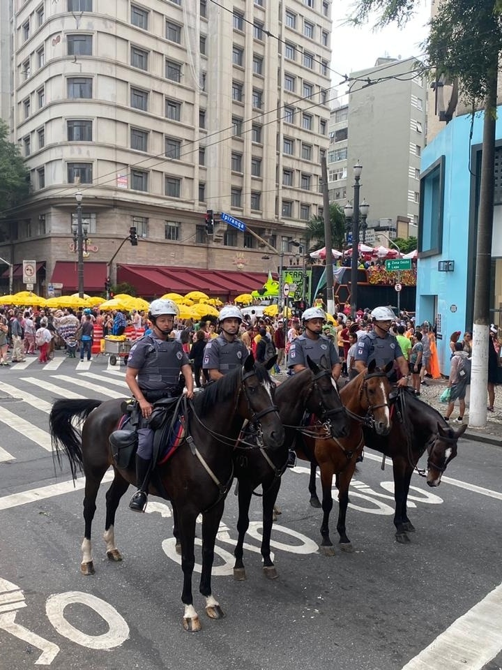 Montado a cavalo, jovem de 22 anos tenta matar homem em BH