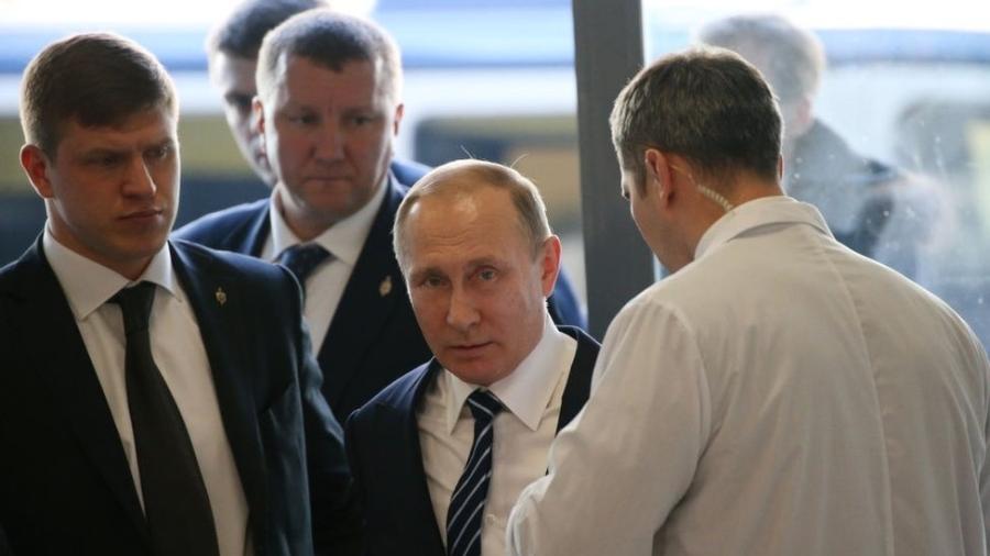 Vladimir Putin vive cercado por seguranças pessoais - Getty Images