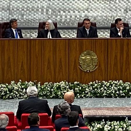 Bolsonaro e Moraes frente a frente na posse da nova presidente do STJ,  Maria Thereza de Assis Moura - Paulo Roberto Netto/UOL