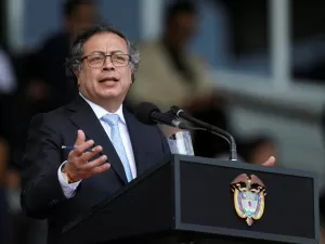 Colômbia diz que irá romper diplomacia com Israel, que responde a Petro