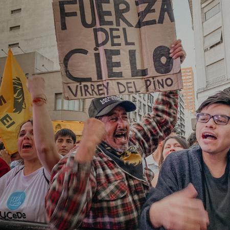19.nov.2023 - Apoiadores de Javier Milei se reuniram para aguardar resultado das eleições na Argentina