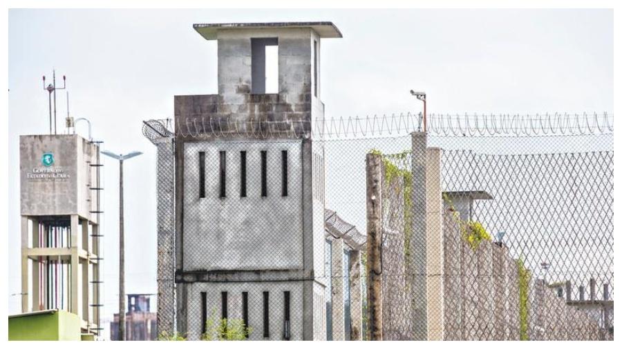 A advogada foi flagrada com o bilhete de um detento do Complexo Penitenciário de Itaitinga - Reprodução