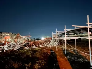 Helicóptero se choca com torre de rádio e deixa quatro mortos nos EUA