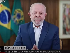 No Brics, Lula defende multipolaridade e fim da supremacia do dólar