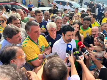 Em GO, Bolsonaro reclama de operação da PF e cutuca Moraes: 'Sempre ele'