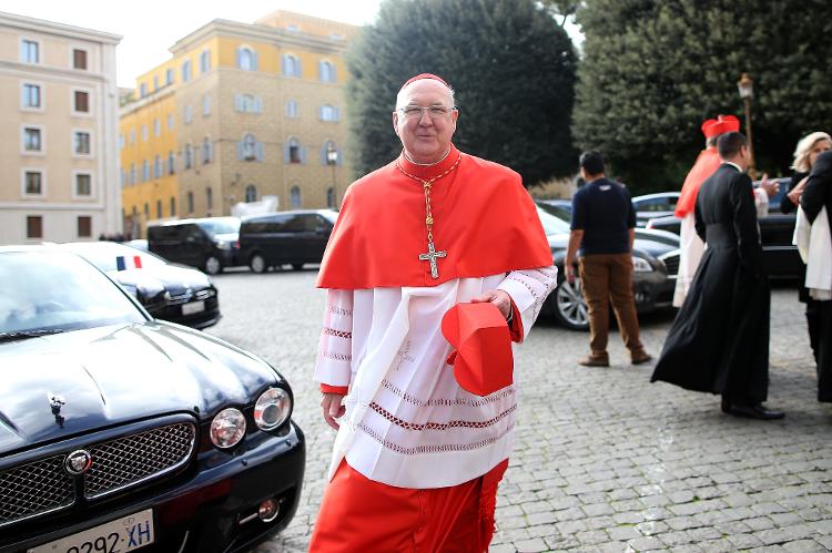 Kevin Farrell, que foi arcebispo de Dallas (EUA), se tornou cardeal por indicação do Papa Francisco no dia 19 de novembro de 2016 (foto) Kevin Farrell, que foi arcebispo de Dallas (EUA), se tornou cardeal por indicação do Papa Francisco no dia 19 de novembro de 2016 (foto)