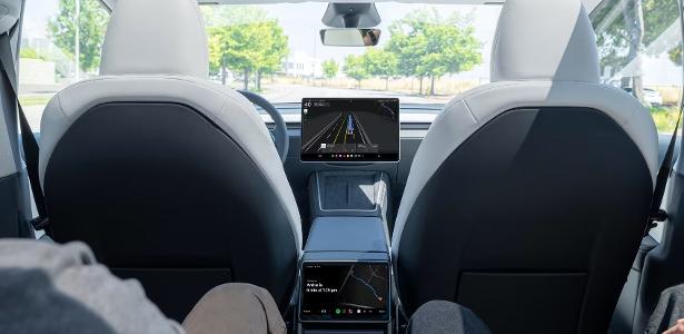 Faixa errada e freadas bruscas: as falhas dos robotáxis da Tesla nos EUA
