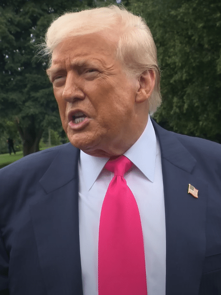 Presidente Donald Trump falando com a imprensa em frente a Casa Branca 15.07.2025 Presidente Donald Trump falando com a imprensa em frente a Casa Branca 15.07.2025