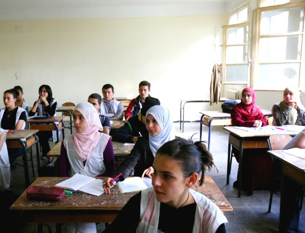 Estudantes em escola secundária de Algiers, na Argélia - (Shawn Baldwin/The New York Times