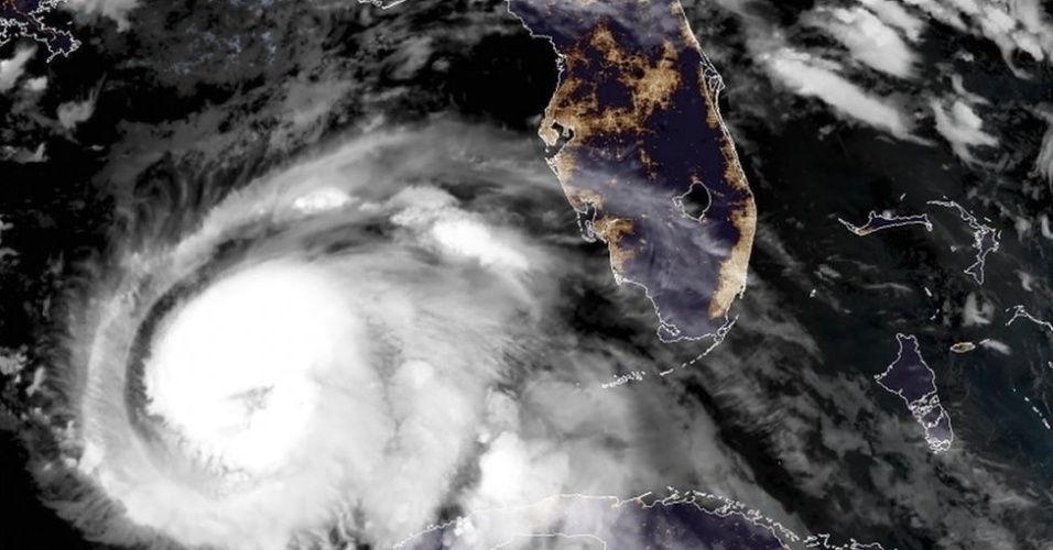 Furacão Michael chega à Flórida com ventos de até 250 km/h, quase na