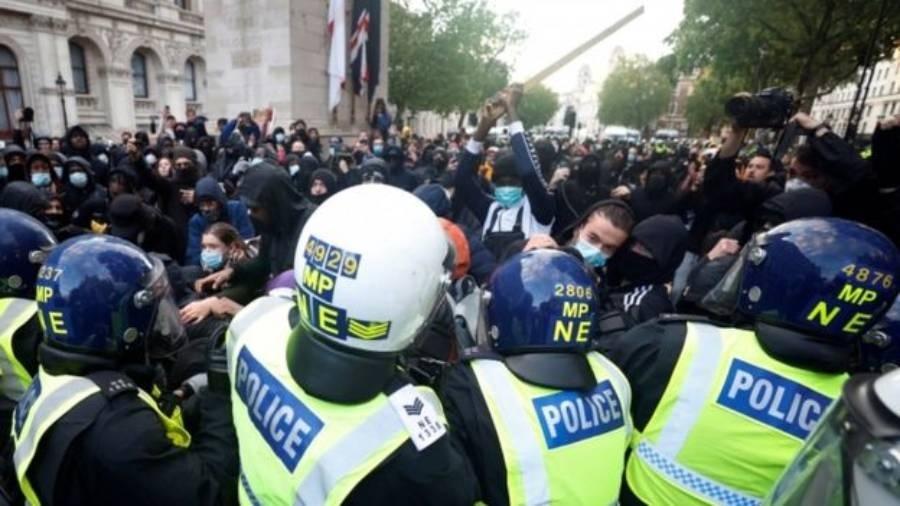 Caso George Floyd levou a protestos contra a polícia em diversas partes do mundo, como Londres - Reuters