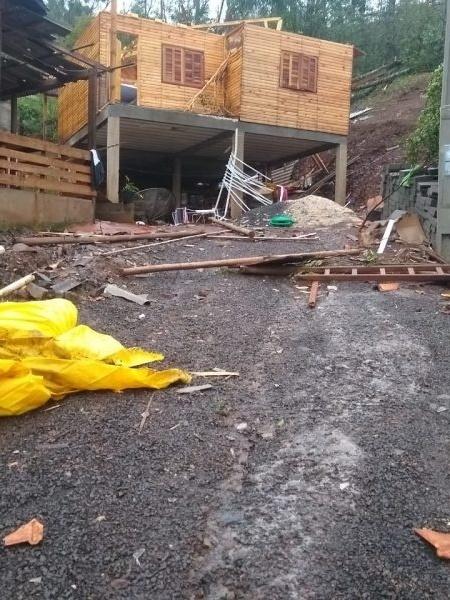14.ago.2020 - Casa ficou destruída após tornado em Santa Catarina - Arquivo pessoal