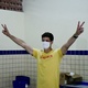 29.nov.2020 - O candidato do PSB à Prefeitura do Recife, João Campos, em seu local de votação, o Erem Professor Cândido Duarte, localizado no bairro de Apipucos, neste domingo, 29. João Campos estava acompanhado da vice, Isabella de Roldão. Durante a sua chegada, muitos eleitores pararam para cumprimentar o candidato e desejar boa sorte. - JÚLIO GOMES/LEIAJÁIMAGENS/ESTADÃO CONTEÚDO