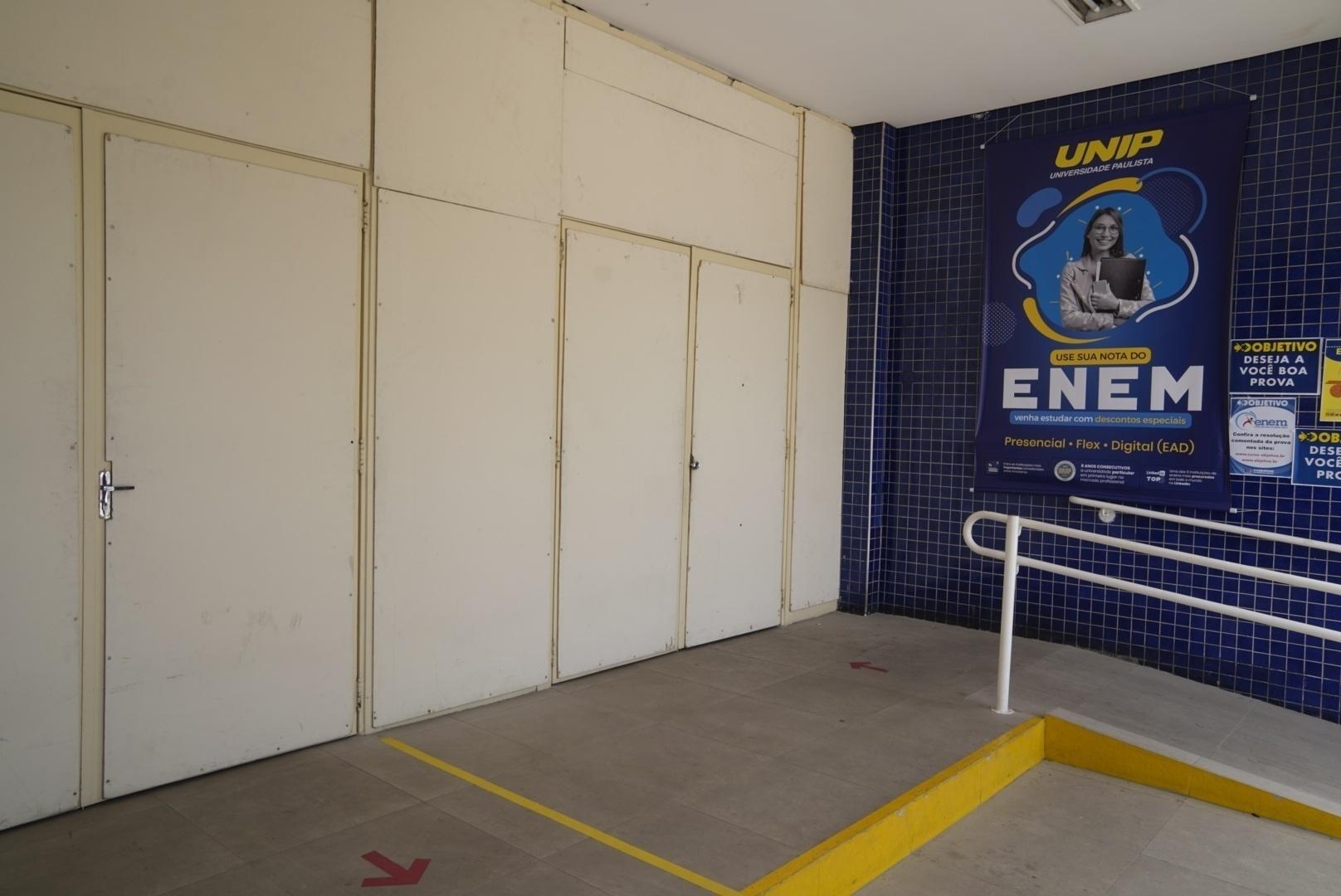 Portões fecharam às 13h para o início do exame - André Porto/UOL