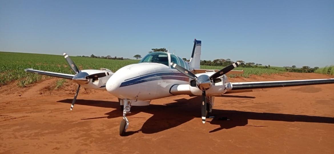 Avião com 500 kg de cocaína é interceptado pela FAB e faz pouso forçado - Reprodução/fab.mil.br