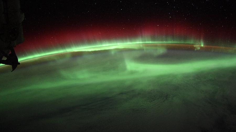 Aurora boreal captada da Estação Espacial Internacional pelo astronauta Bob "Farmer" Hines - Reprodução/Twitter/Astro_FarmerBob