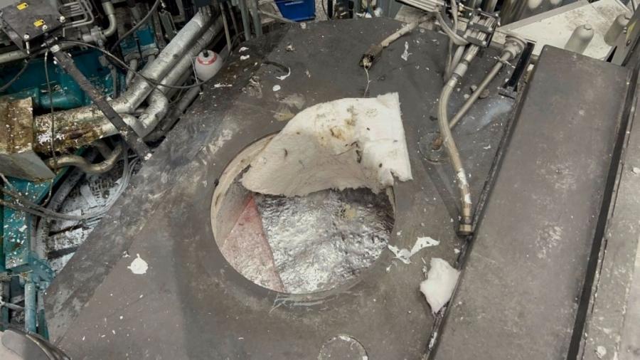 O jovem eletricista caiu dentro deste tanque e ficou imerso até os joelhos em metal líquido em alta temperatura - Divulgação/Polícia de St. Gallen