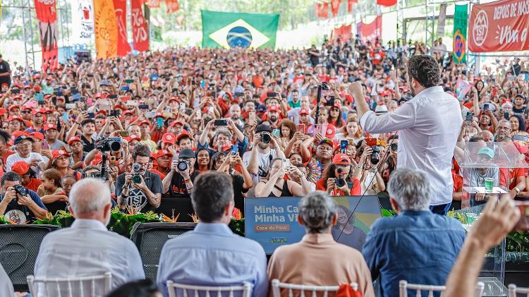 Com empurrãozinho de Lula, Boulos traz ares de campanha a evento federal