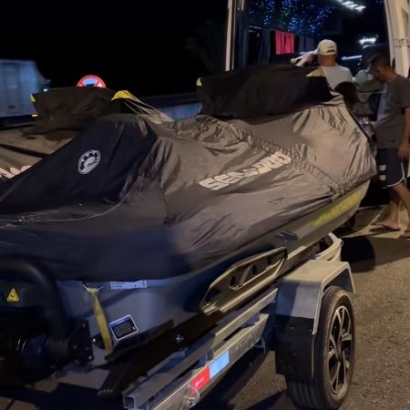 Suspeito de integrar o PCC foi preso quando levava moto aquática para auxiliar em resgate de vítimas da enchente do RS