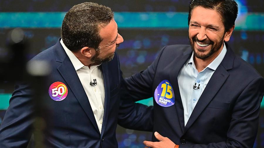 Os candidatos Ricardo Nunes (MDB) e Guilherme Boulos (PSOL), durante debate para Prefeitura de São Paulo - 14.out.2024-Eduardo Carmim/Agência O Dia/Estadão Conteúdo