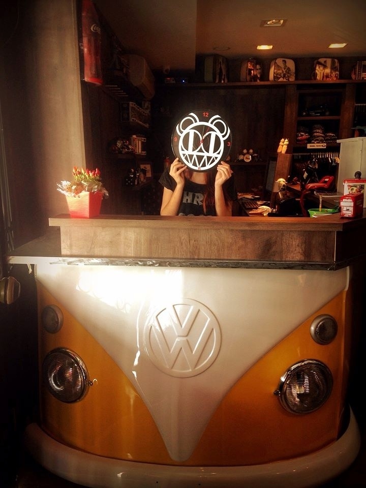 A empresa Retro Garage transforma Kombis em balcões. O empreendimento é comandado por Sandro Ricardo Pereira, de Mogi das Cruzes - Divulgação