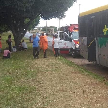 Ônibus foi assaltado na BR-020 - Corpo de bombeiros