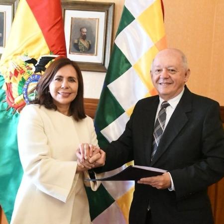 A chanceler interina da Bolívia Karen Longaric Rodriguez e Walter Oscar Serrate, nomeado embaixador do país em Washington - Reprodução