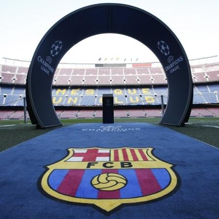 Logo do Barcelona antes de partida da Liga dos Campeões - 