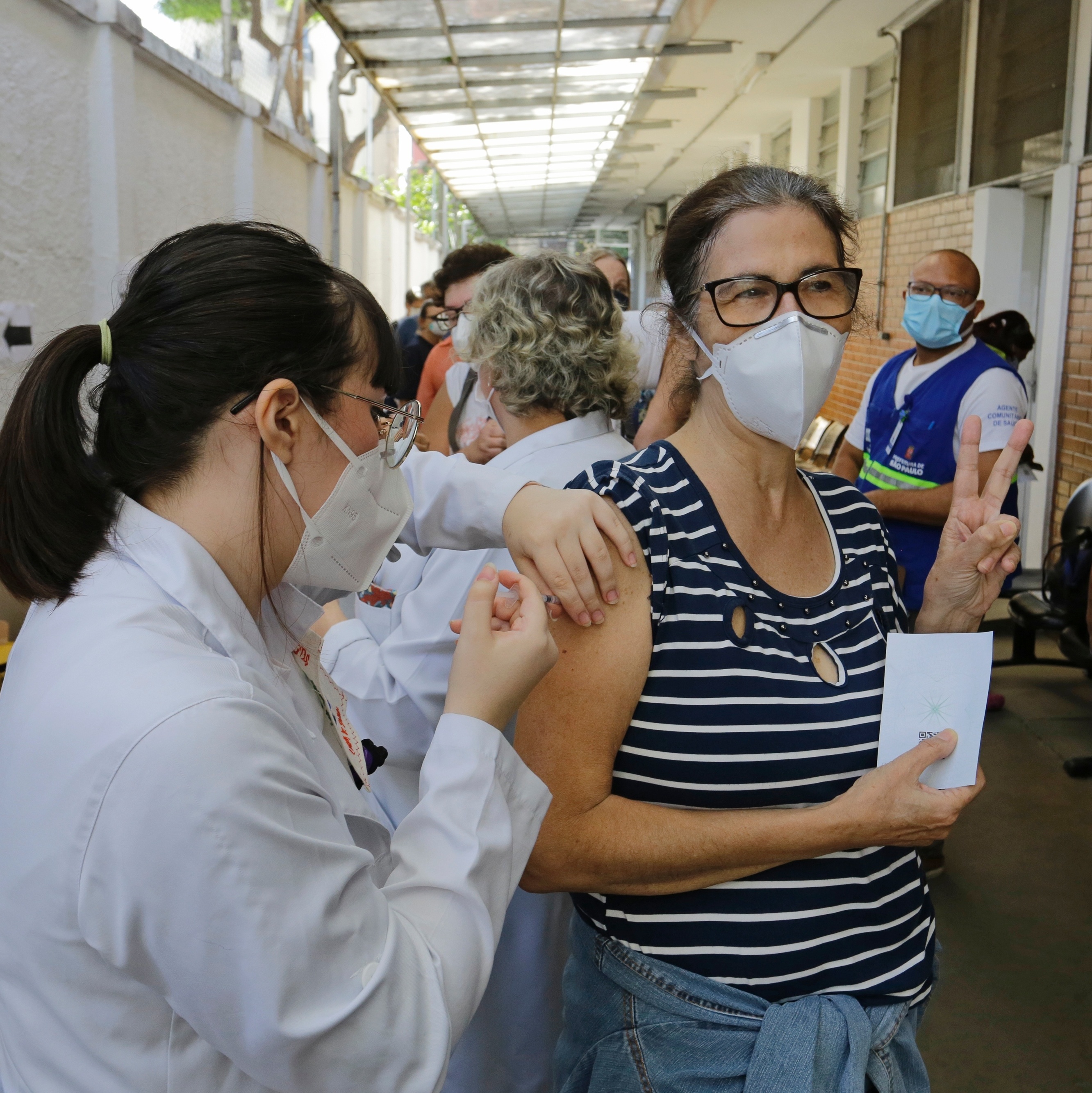 Vacinação: Enquando SP fica sem, vizinhas contrariam estado e adiantam