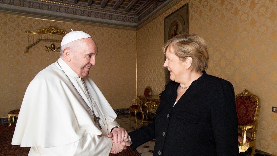 O papa Francisco recebe a chanceler alemã Angela Merkel para audiência no Vaticano - Vatican Media/Reuters