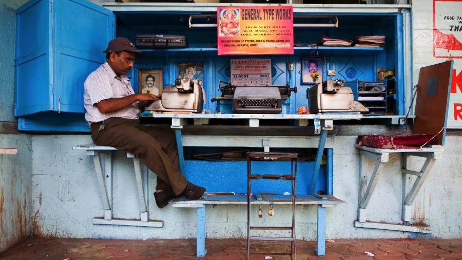 Para entusiastas indianos, antigas máquinas de escrever não são ferramentas antiquadas de trabalho, mas sim bens práticos e adorados - Alamy