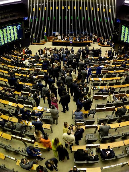 Vista do plenário da Câmara dos Deputados antes do início da votação do texto da reforma tributária, em Brasília - 6.jul.2023 - Cláudio Reis/Estadão Conteúdo