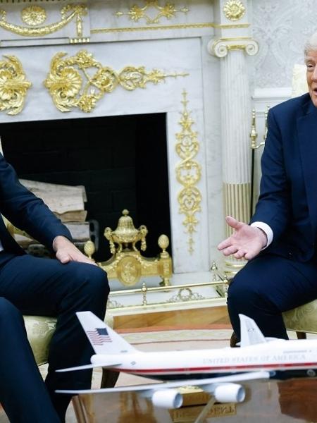 O presidente Donald Trump se encontra com o secretário-geral da Otan, Mark Rutte (esq.), no Salão Oval da Casa Branca, em 14 de julho de 2025, em Washington, D.C. O presidente Donald Trump se encontra com o secretário-geral da Otan, Mark Rutte (esq.), no Salão Oval da Casa Branca, em 14 de julho de 2025, em Washington, D.C.