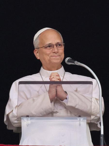 18.out.2026 - O Papa Leão XIII reza o Angelus no Palácio Apostólico após receber alta depois de uma cirurgia para tratar um câncer de pulmão, no Vaticano