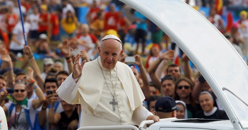 31.jul.2016 - O papa Francisco convocou os jovens de todo o mundo a converterem o Evangelho no 