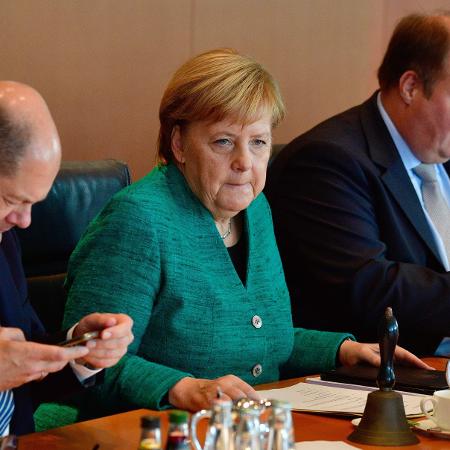 2.out.2018 - Merkel durante reunião de gabinete, em Berlim - John MacDougall/AFP