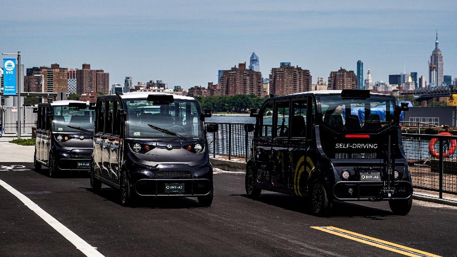 Autônomas, veículos da Optimus Ride começaram a operar hoje em um parque industrial de Nova York - JEENAH MOON / REUTERS