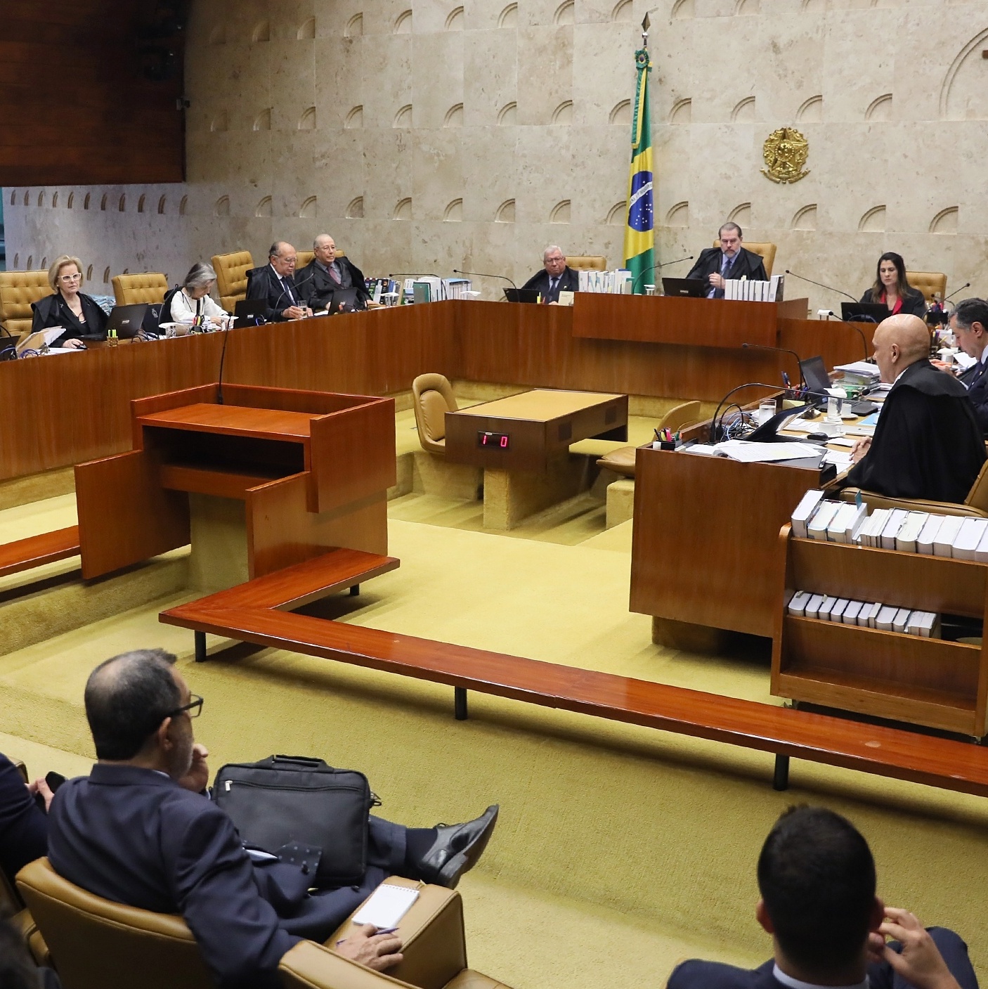 STF retoma na quarta-feira julgamento sobre prisão em 2ª instância - 17/10/2019 - UOL Notícias