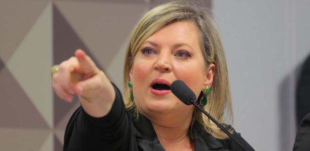 Joice Hasselman pede impeachment de Bolsonaro na Câmara