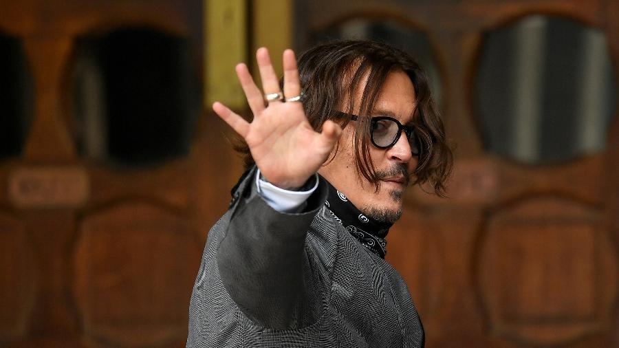 Ator Johnny Depp chegando na Suprema Corte de Londres para prestar depoimento - TOBY MELVILLE