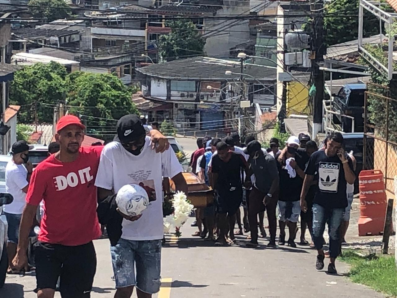 Velório de Jordan Luiz Natividade, 17, and Edson Arguinez Júnior, 20, killed while approaching PM in Rio de Janeiro - Herculano Barreto Filho / UOL