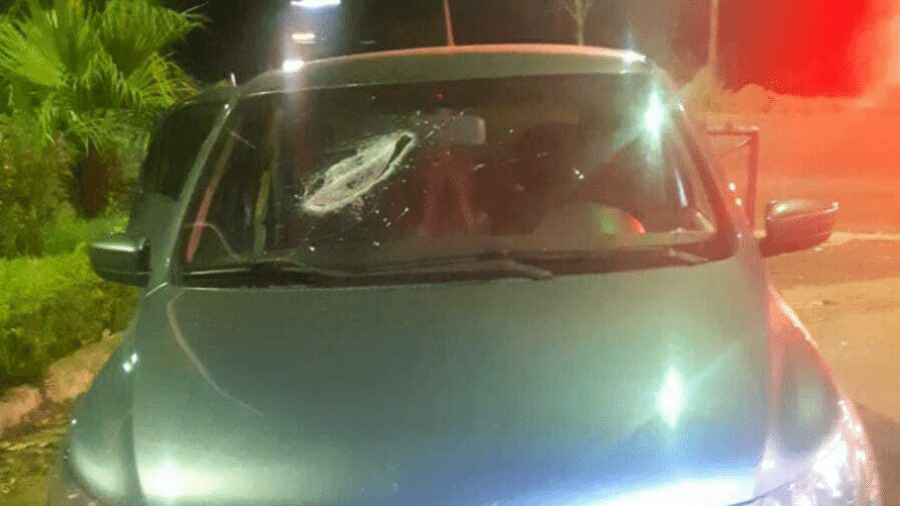 Peça entrou pelo vidro da frente do carro e atingiu a criança - PRF/Divulgação